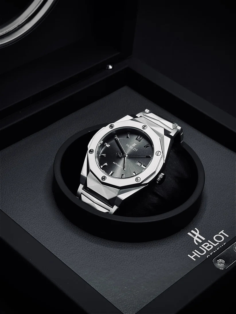Hublot Cut Rotating Date